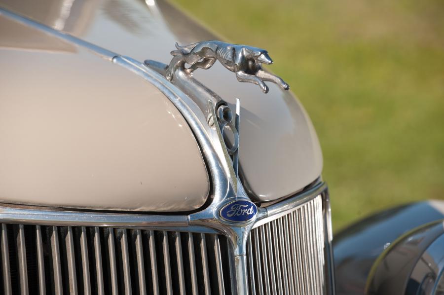  Ford DeLuxe Convertible Sedan 1936 года  (фото 10 из 20)